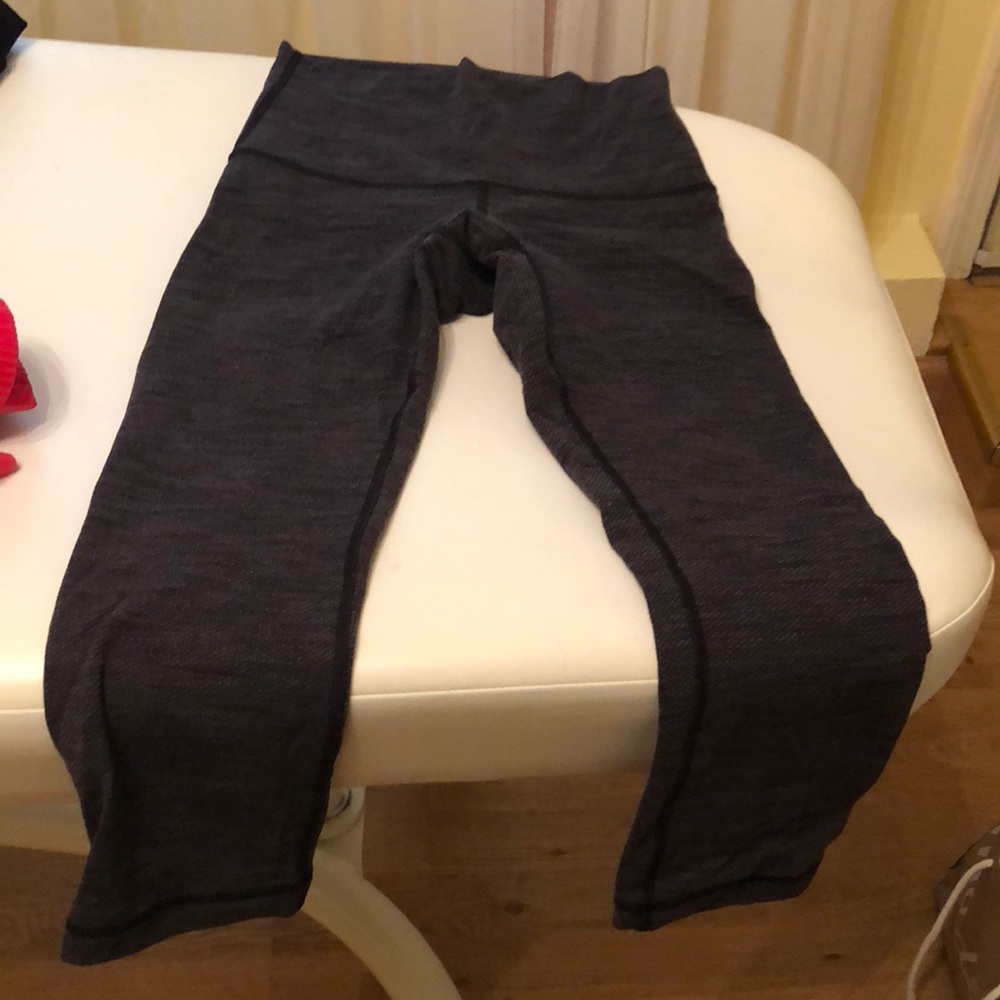 Lululemon cropped pants!!